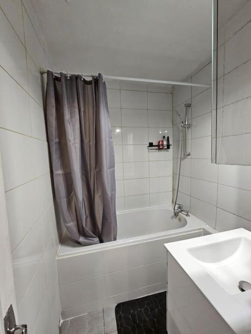 Bel Appartement A شوازي-لو-روا المظهر الخارجي الصورة